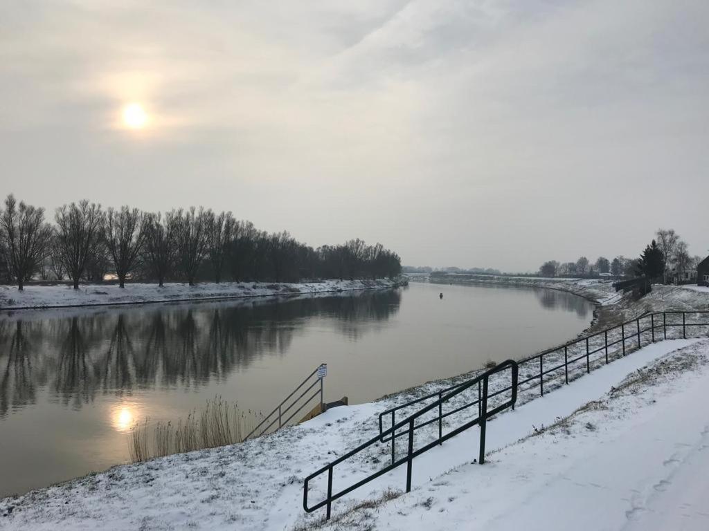 Ons Maashuisje Maaseik Exterior foto